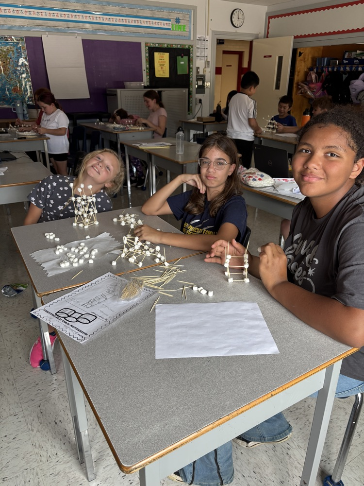 Desk student building with marshmallow