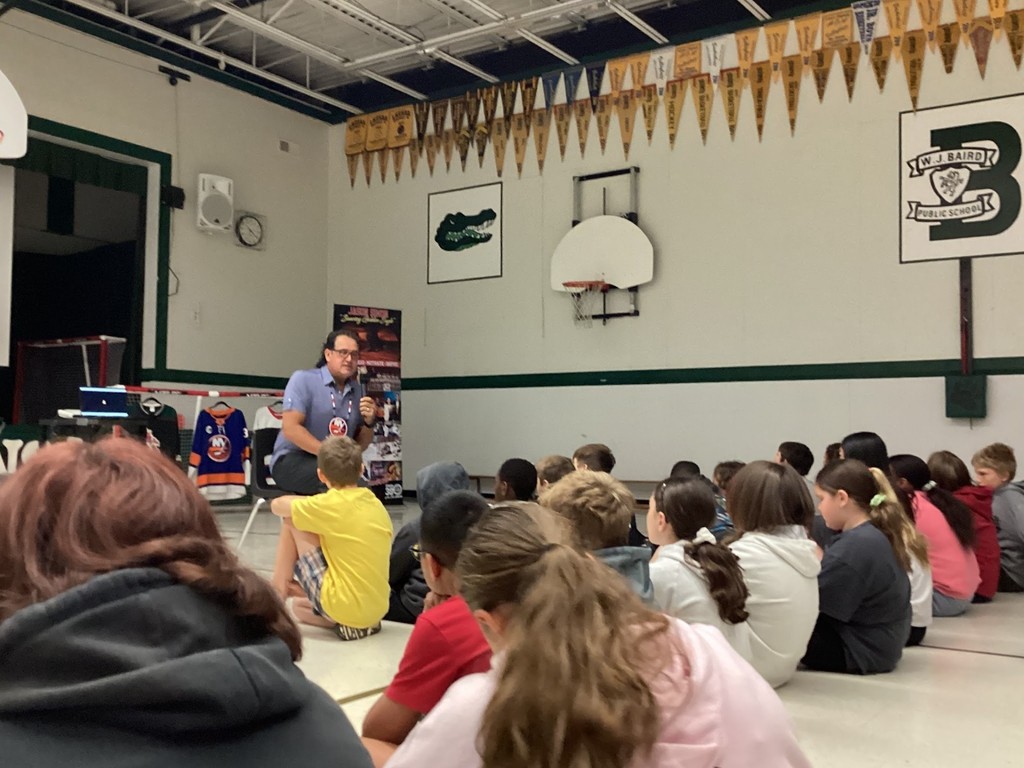 Jason Simon has the audience's attention as he speaks of his past. 