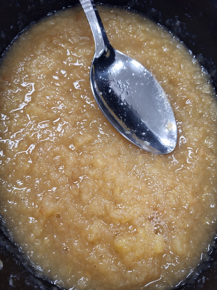 apple sauce in a crockpot