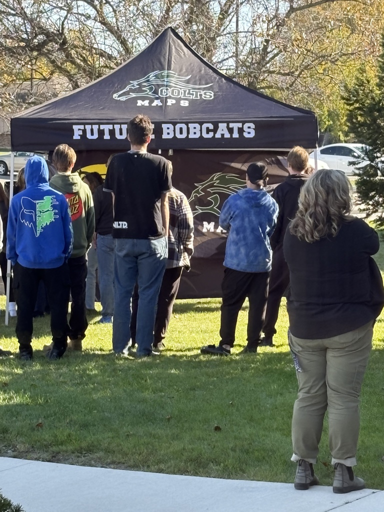 Blenheim Bobcats donate outdoor tent