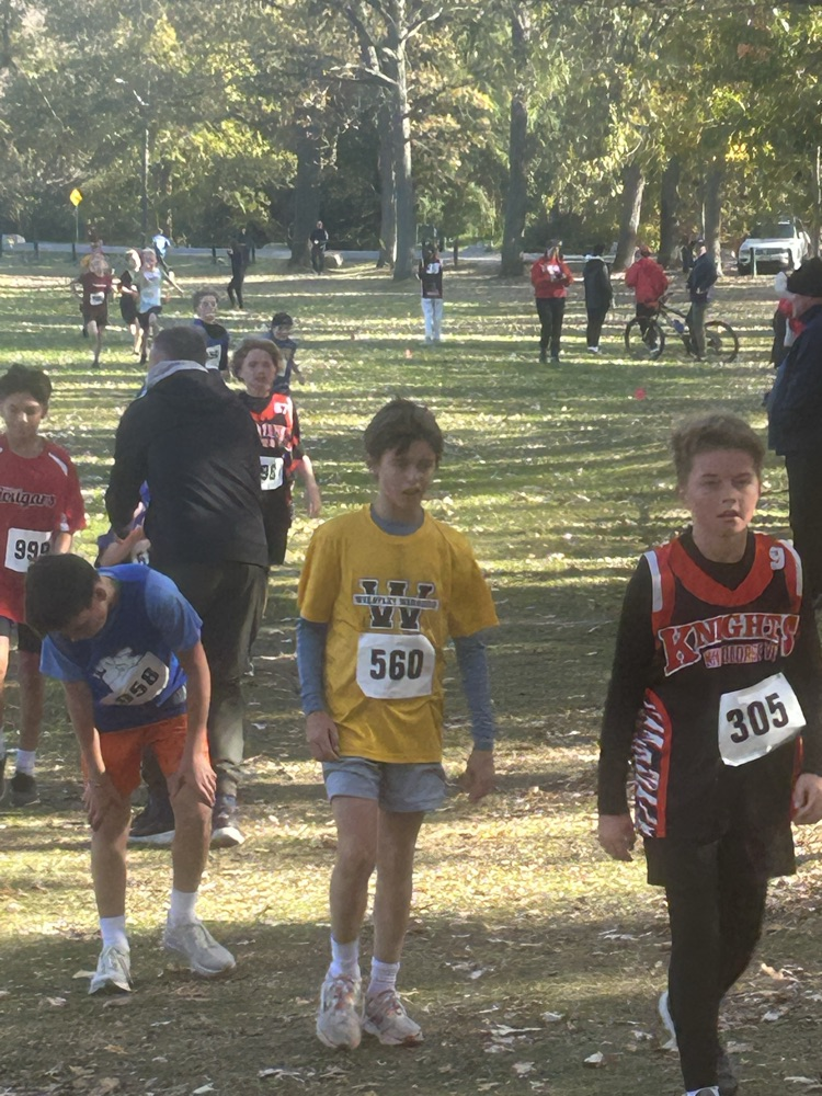 Bryce with a strong finish in the Gr 7 boys race
