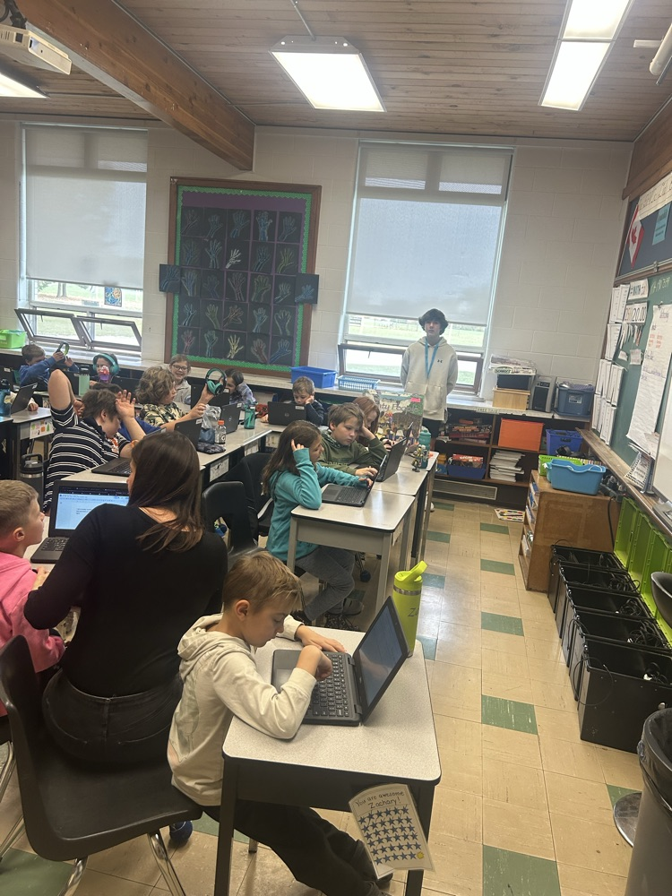 helping grade 4 students with technology