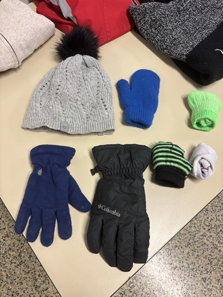 touque and mits 