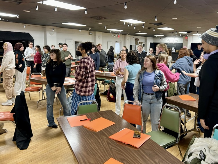 WDSS SHSM Arts and Culture students participated in a Sector-Partnered Experience today, creating new hoodie logos for Muskoka Woods Student Camps. The design session was led by two-time Juno Award-winning artist, Nick Adam from "Splash'N Boots."