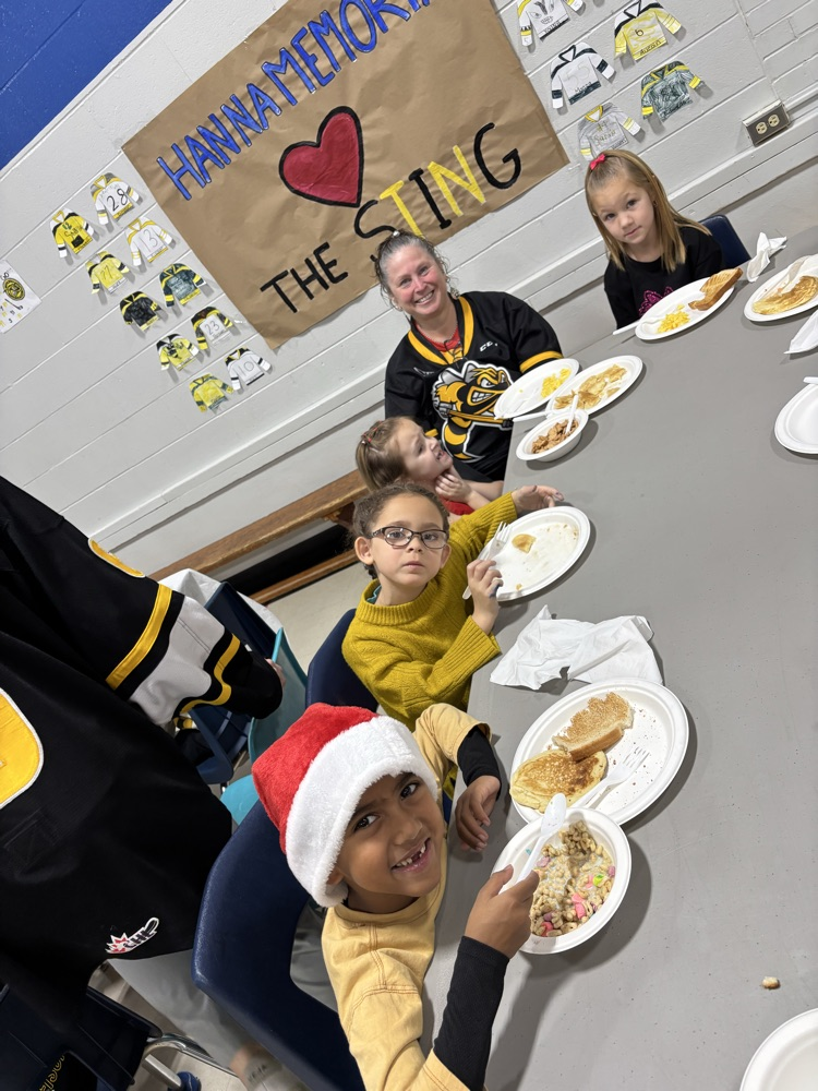 students enjoying breakfast