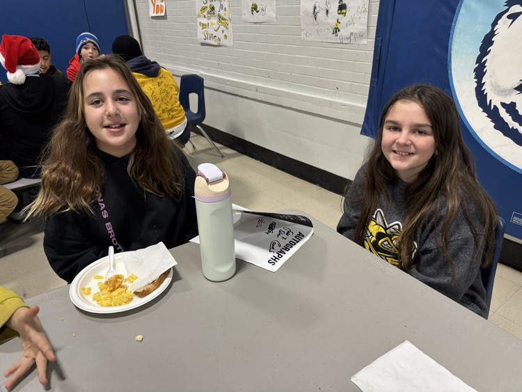 students enjoying breakfast