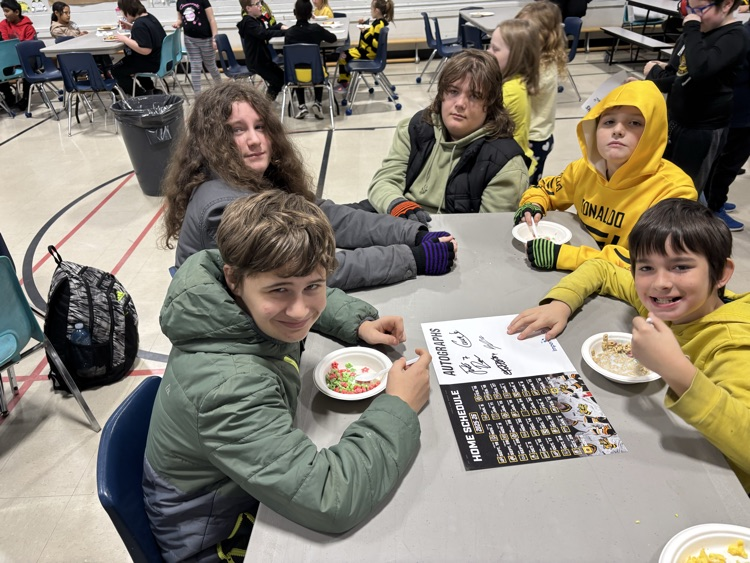 students enjoying breakfast