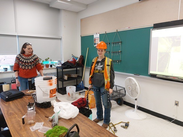 Horticultural Class Exploring Sustainability