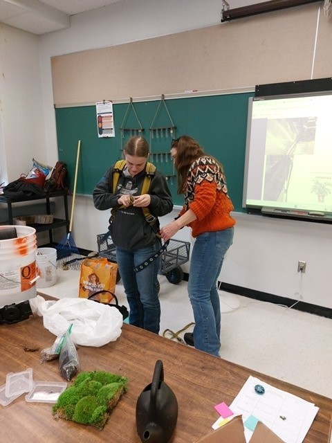 Horticultural Class Exploring Sustainability