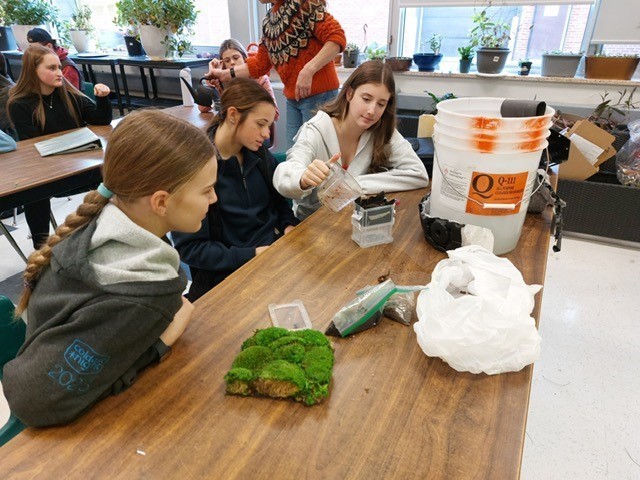 Horticultural Class Exploring Sustainability