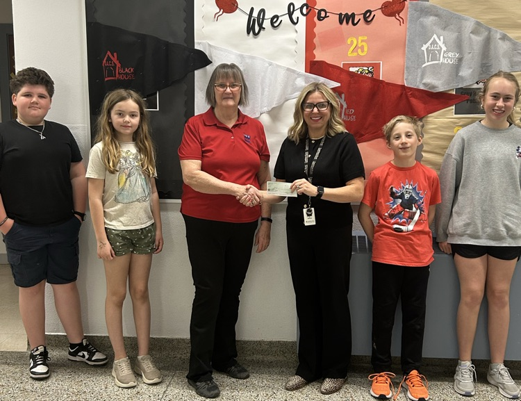 Thank you to the IODE for the $500 donation to Noelle’s Gift Closet