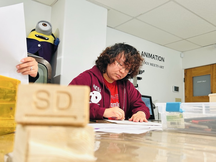 Our Specialist High Skill Major: Arts & Culture crew spent the day at Sheep Dog Animation Studio. They loved learning the ropes of stop motion video and 3D hologram to design new SHSM logos! 