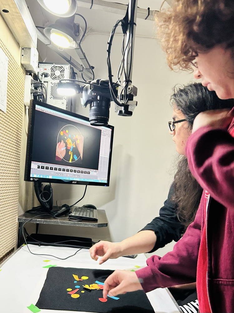 Our Specialist High Skill Major: Arts & Culture crew spent the day at Sheep Dog Animation Studio. They loved learning the ropes of stop motion video and 3D hologram to design new SHSM logos! 