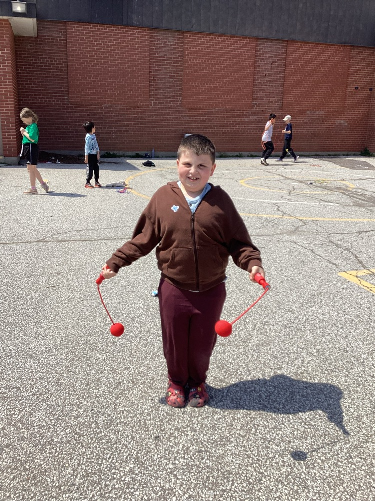 Showing us the rope less rope in action!