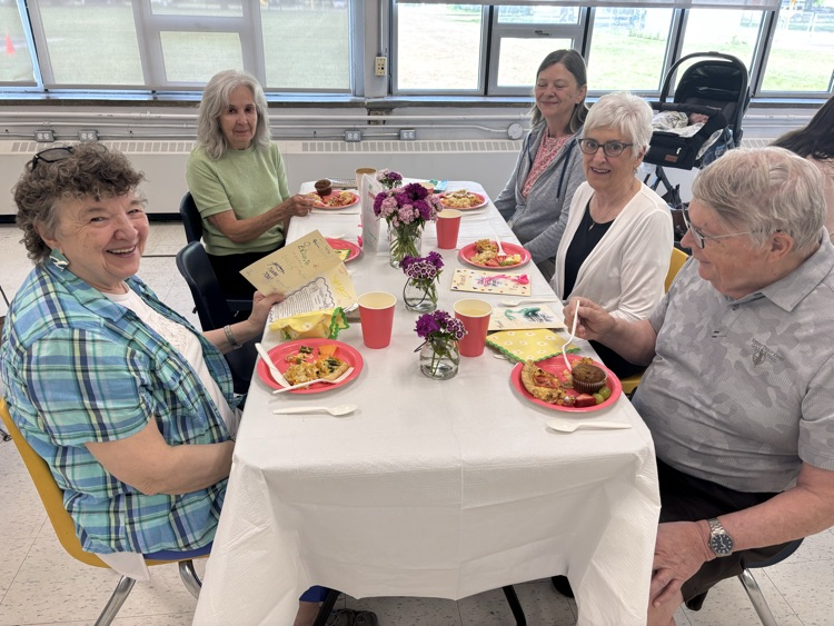volunteers eating 