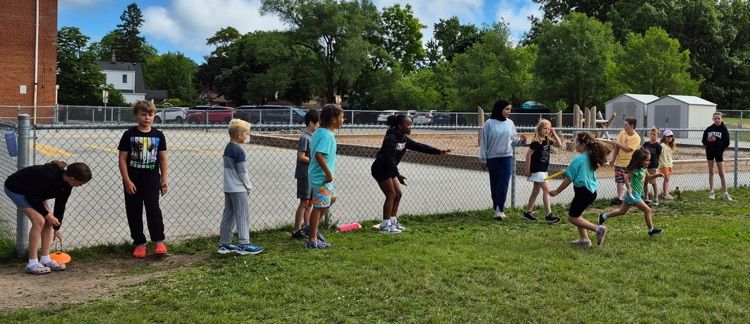 kids playing 
