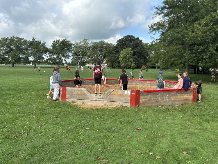 Gaga ball game