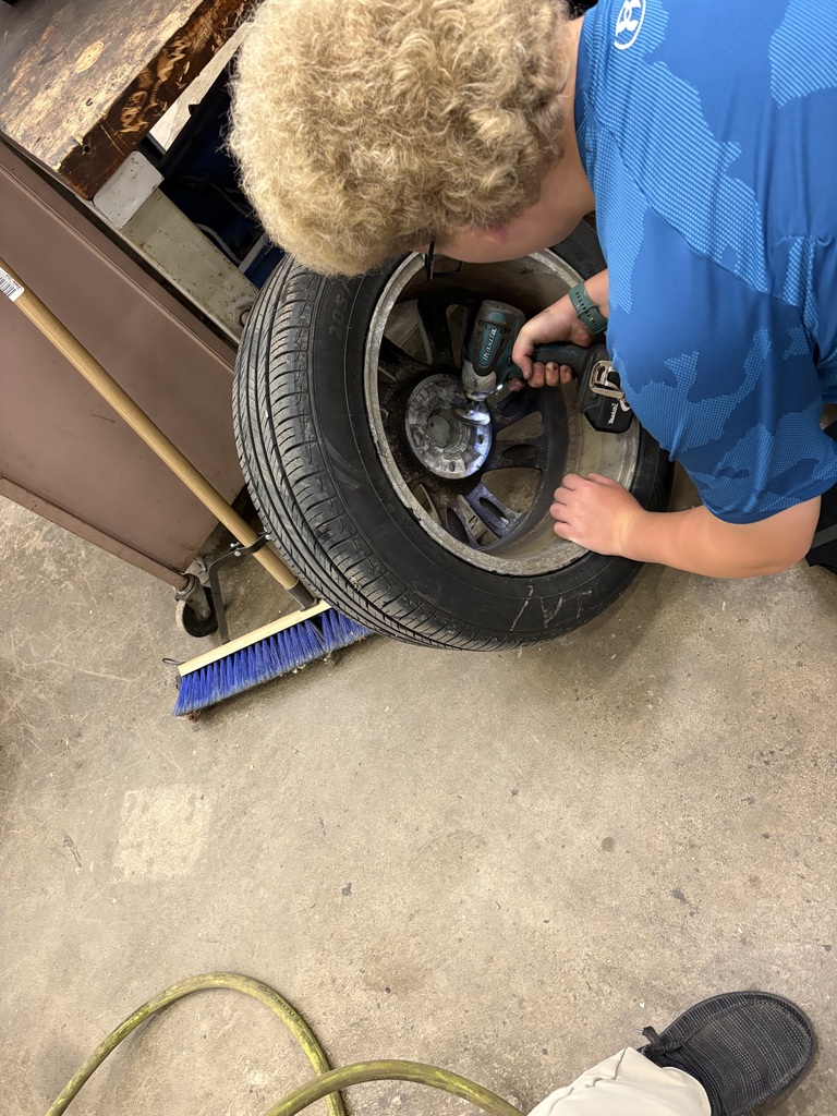 One student working on wheel