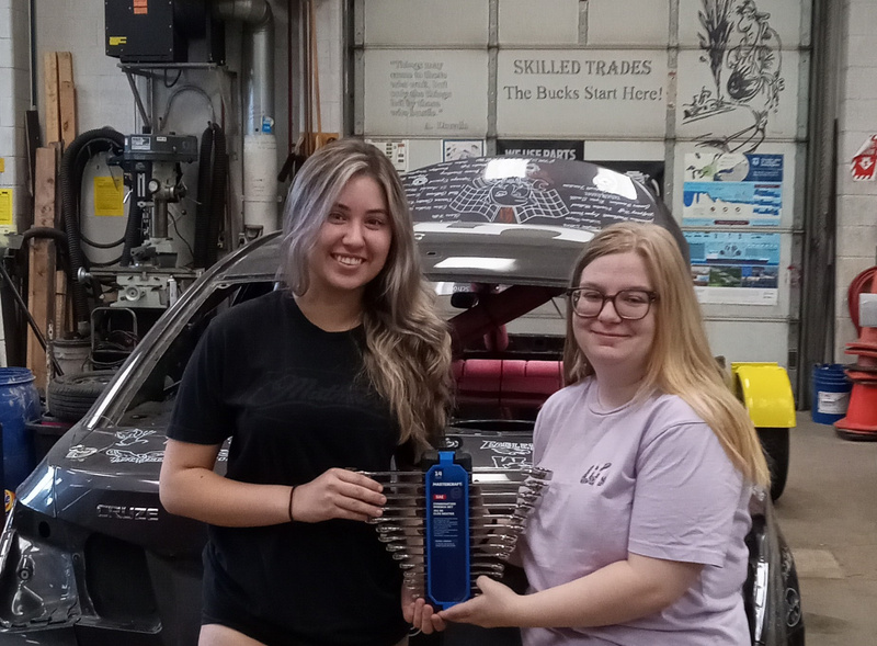 Thea presenting 2nd Place winner with award