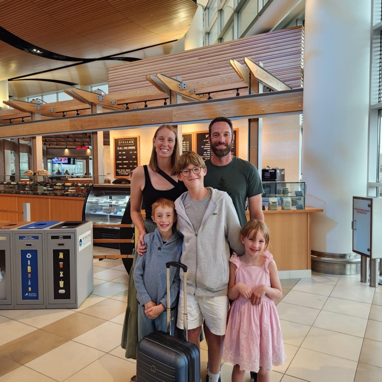 hosts family 