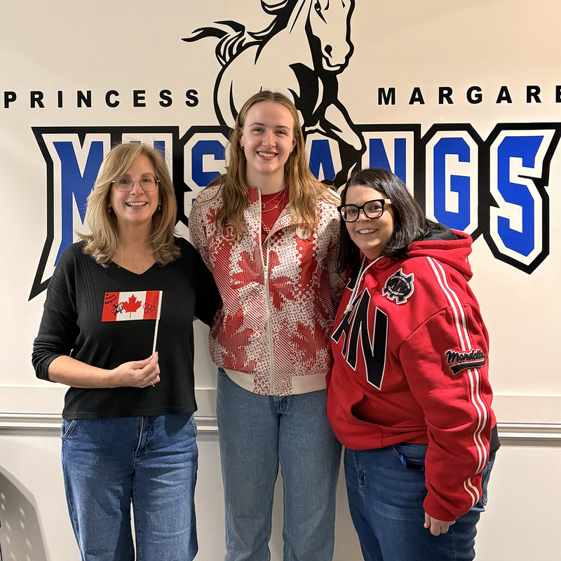 3 people pose for a photo